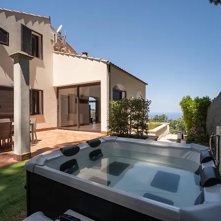 Breathtaking Sea Views & Jacuzzi In Villa *