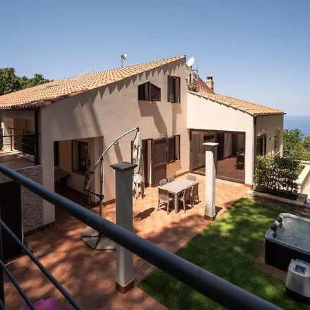 Breathtaking Sea Views & Jacuzzi In Villa