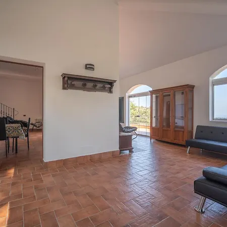 Villa Breathtaking Sea Views & Jacuzzi In *