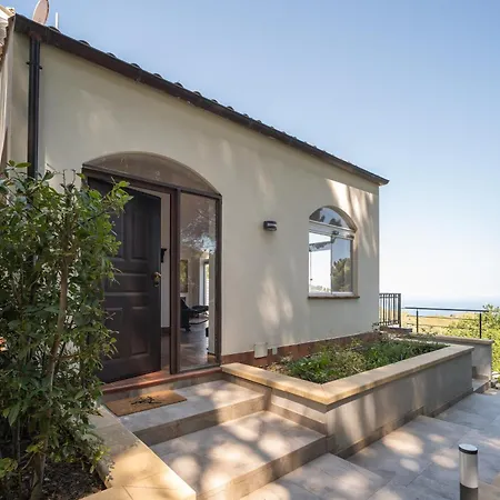 Breathtaking Sea Views & Jacuzzi In Villa