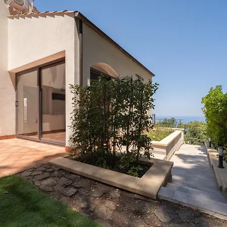 Villa Breathtaking Sea Views & Jacuzzi In Cefalù