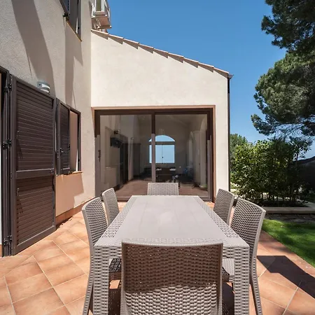Villa Breathtaking Sea Views & Jacuzzi In *