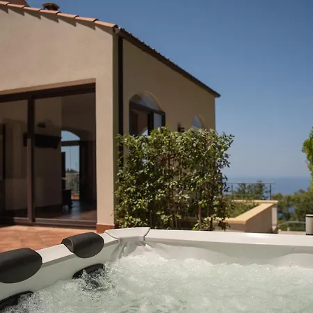 Breathtaking Sea Views & Jacuzzi In * Cefalù